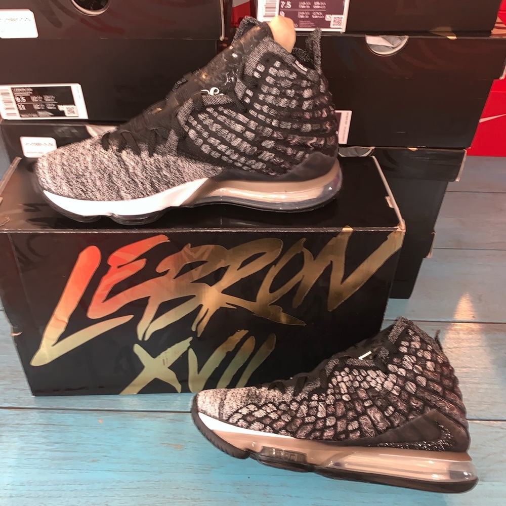 BQ3177 002 MENS NIKE LEBRON XVII BASKETBALL SHOES